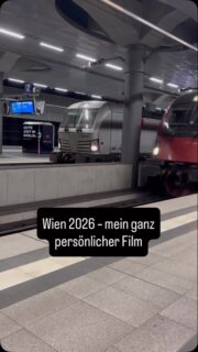 Wien 2026 – mein ganz persönlicher Film
 
06.10. – Ein Geburtstagsgeschenk an mich selbst
 
Fünf Tage nur für mich, raus aus dem Alltag und hinein in etwas Neues. Ein Aufbruch, ohne vorher wissen zu müssen, was mich erwartet.
 
Highlight: Mein persönliches Geburtstagsgeschenk wird Wirklichkeit.
 
07.10. – Ankommen und Altlasten abwerfen
 
Wien begrüßt mich, und durch die Shiatsu-Behandlung kann ich körperlich und innerlich entspannen. Ich fühle mich leichter und bereit, ohne den alten Ballast in meine Reise zu starten.
 
Highlight: Das Gefühl, wirklich angekommen zu sein.
 
08.10. – Ich will da rein, also gehe ich rein
 
Ich erkunde Wiens Wahrzeichen, vom Prunksaal bis zur Kapuzinergruft. Ich muss auf niemanden warten und mich mit niemandem abstimmen. Ich möchte hinein, also gehe ich hinein, alleine.
 
Highlight: Ganz selbstverständlich meinen eigenen Wünschen folgen.
 
09.10. – Begegnungen, die weitergehen
 
Zwischen Kirchenrunde, Prater und Lichtshow ist ein schönes Treffen mit einer charmanten Wienerin das Highlight. Aus einer Begegnung entsteht eine Verbindung, die über Wien hinausreicht.
 
Highlight: Sieben allein gefahrene Geisterbahnen als kleiner Bonus.
 
10.10. – Dekadente Spiritualität in Wien
 
Vom magischen Zentralfriedhof über den Park der Ruhe und Kraft bis zum virtuellen Flug durchs Universum: ein Tag zwischen Erdung, Genuss und kosmischer Weite. Dazu ein Wiener Schnitzel, eine Lounge und ein Loslassversuch, den der Wischmopp beinahe sabotiert.
 
Highlight: Die Sternenwelten und damit ein weiterer abgehakter Löffellistenpunkt.
 
#NeusichtImpulse #WienTagebuch #AlleinUnterwegs #Selbstverständnis #raumfürmich